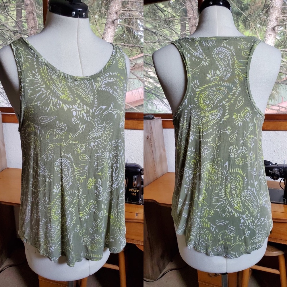 MUDD flowy tank top in green, white & yellow sz S
